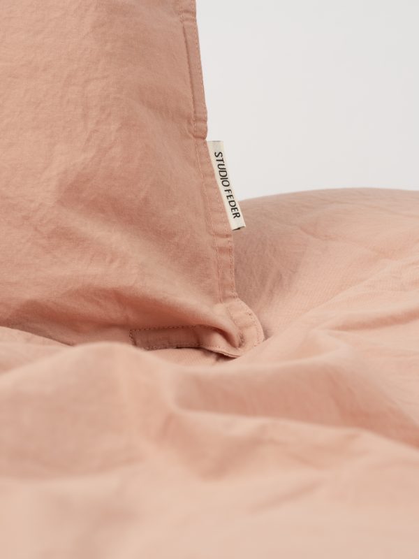 Studio Feder sengetøj closeup billede der viser kaliteten